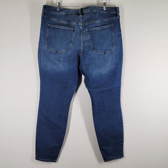 Old Navy Mid Rise Rockstar Skinny Jeans Womens Sz 20 Blue Medium Wash - Picture 8 of 11